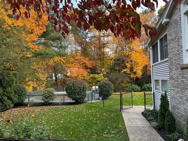 14 Sylvan Dr, Westfield, MA 01085