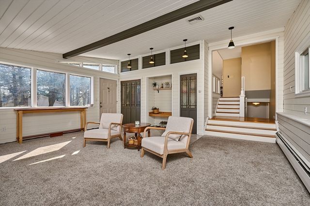 14 Sylvan Dr, Westfield, MA 01085