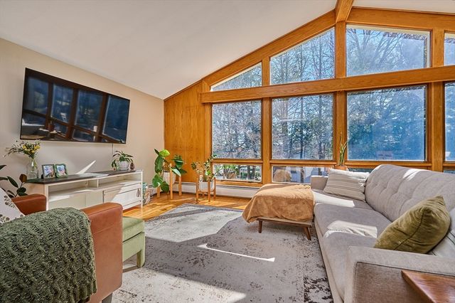 14 Sylvan Dr, Westfield, MA 01085