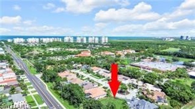 658 Soliel DR, Naples, FL 34110