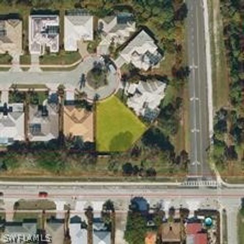 658 Soliel DR, Naples, FL 34110