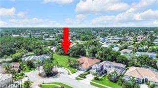 658 Soliel DR, Naples, FL 34110