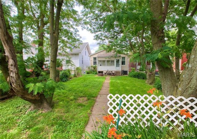 4734 Goethe Avenue, St Louis, MO 63116