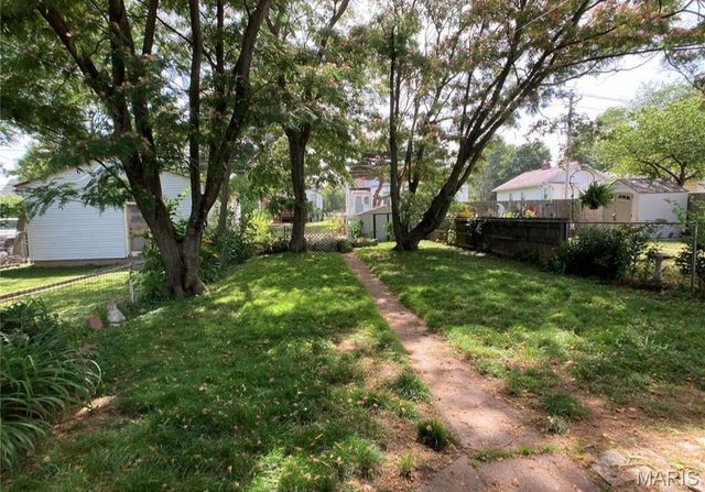 4734 Goethe Avenue, St Louis, MO 63116