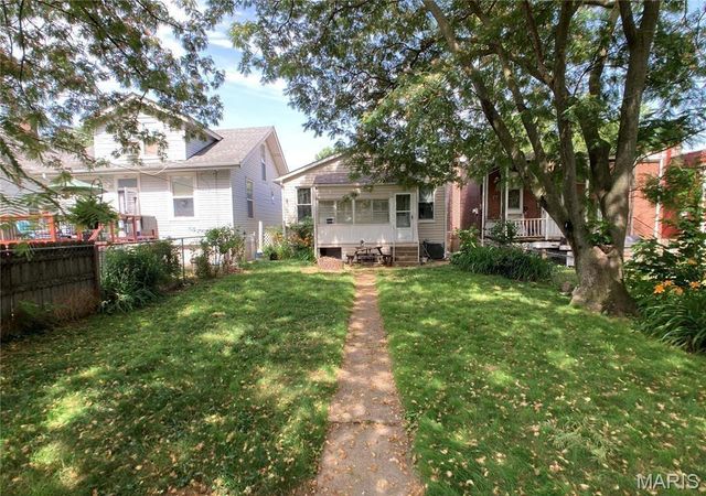 4734 Goethe Avenue, St Louis, MO 63116