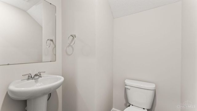 1882 Vista Lake Drive, Goshen Twp, OH 45122