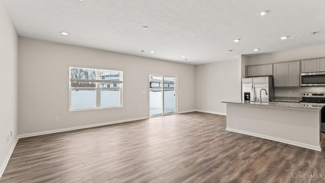 1882 Vista Lake Drive, Goshen Twp, OH 45122