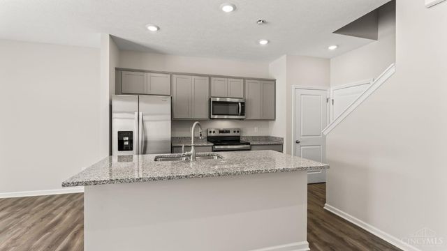 1882 Vista Lake Drive, Goshen Twp, OH 45122