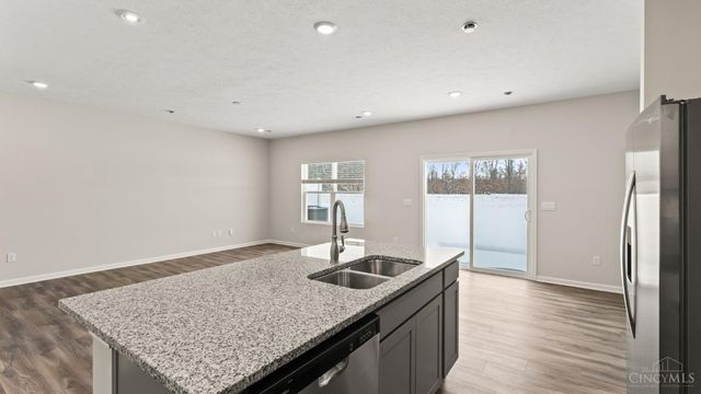 1882 Vista Lake Drive, Goshen Twp, OH 45122