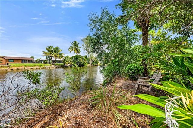 3657 Recreation LN, Naples, FL 34116