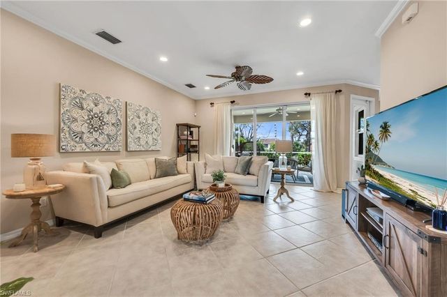 3657 Recreation LN, Naples, FL 34116