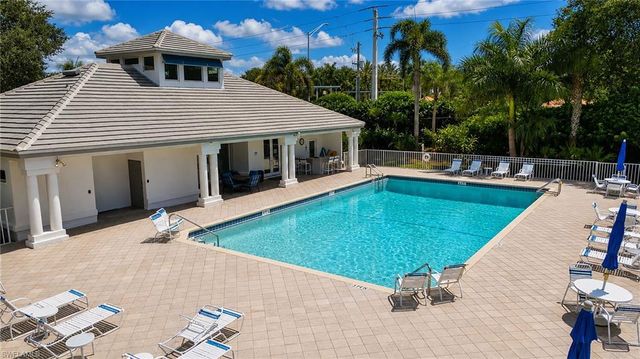 3657 Recreation LN, Naples, FL 34116