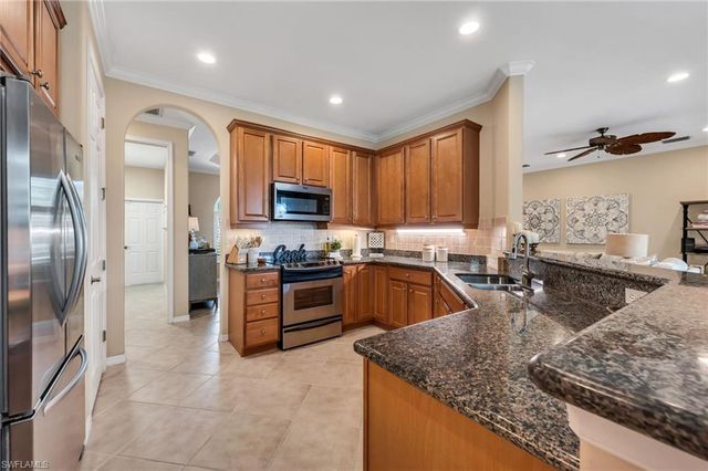 3657 Recreation LN, Naples, FL 34116