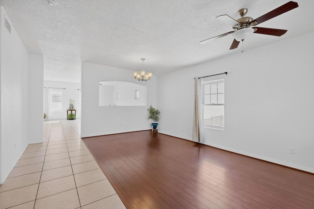 Image 19 of property listing at 2824 Walsh Loop SE, Rio Rancho, NM 87124