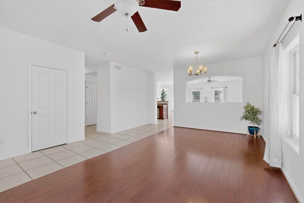 Image 20 of property listing at 2824 Walsh Loop SE, Rio Rancho, NM 87124