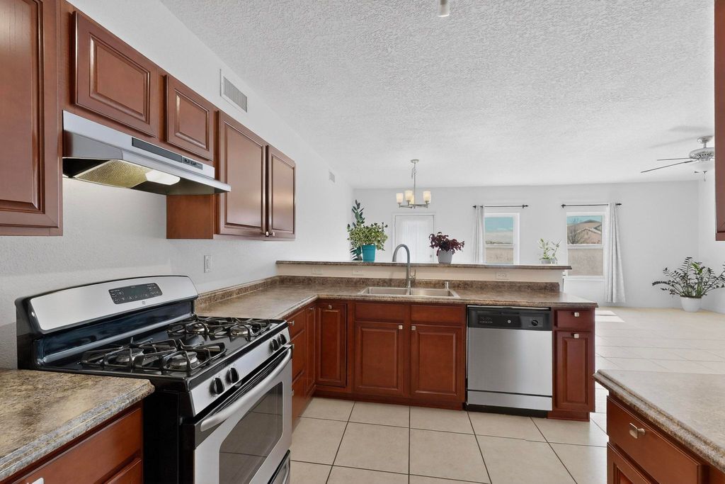 Image 28 of property listing at 2824 Walsh Loop SE, Rio Rancho, NM 87124