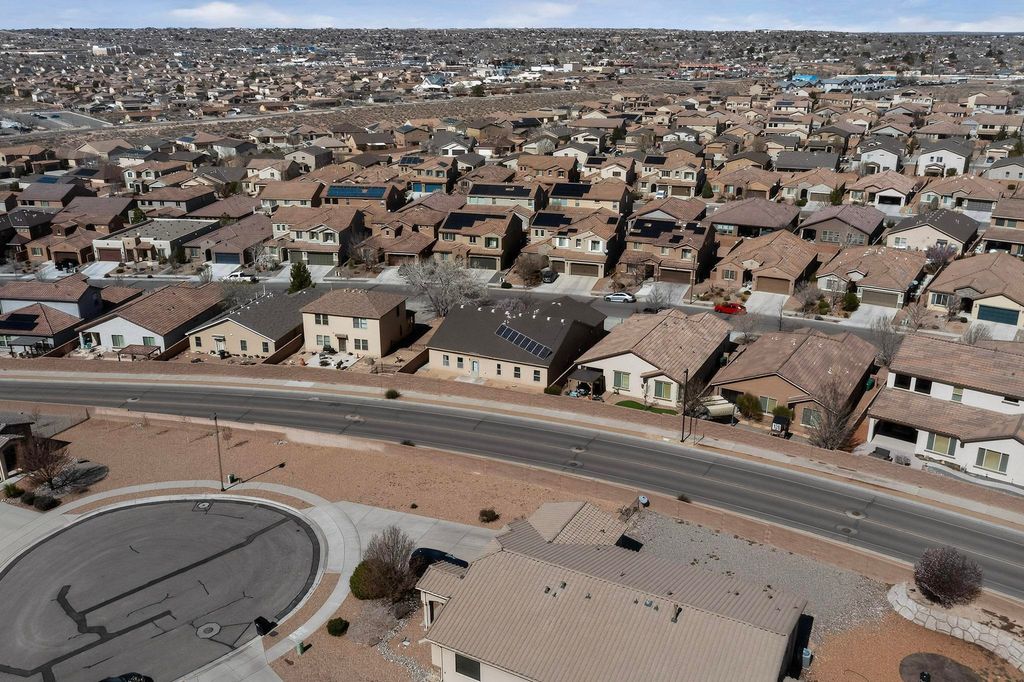 Image 4 of property listing at 2824 Walsh Loop SE, Rio Rancho, NM 87124