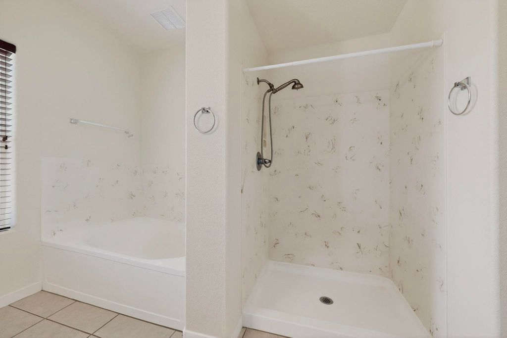 Image 44 of property listing at 2824 Walsh Loop SE, Rio Rancho, NM 87124