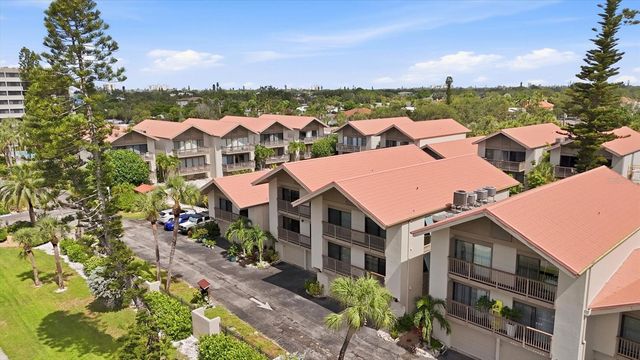 1187 LAKE HOUSE CIRCLE C127, Sarasota, FL 34242