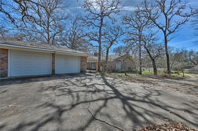 176 Fm 2679, Brenham, TX 77833