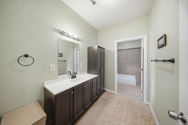 1276 River Trl, Seguin, TX 78155