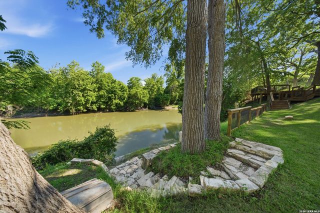 1276 River Trl, Seguin, TX 78155
