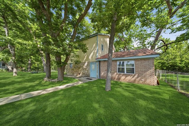 1276 River Trl, Seguin, TX 78155