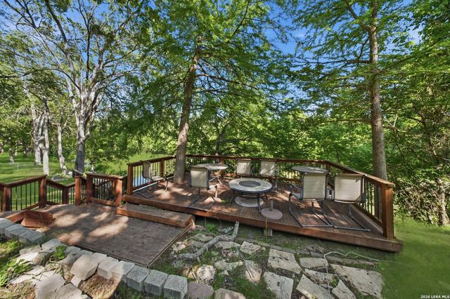 1276 River Trl, Seguin, TX 78155