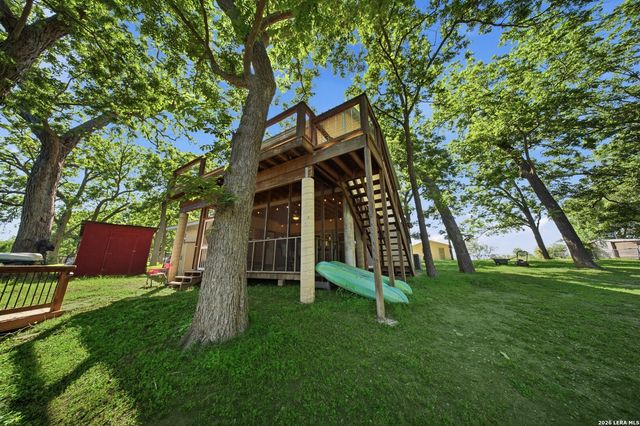 1276 River Trl, Seguin, TX 78155