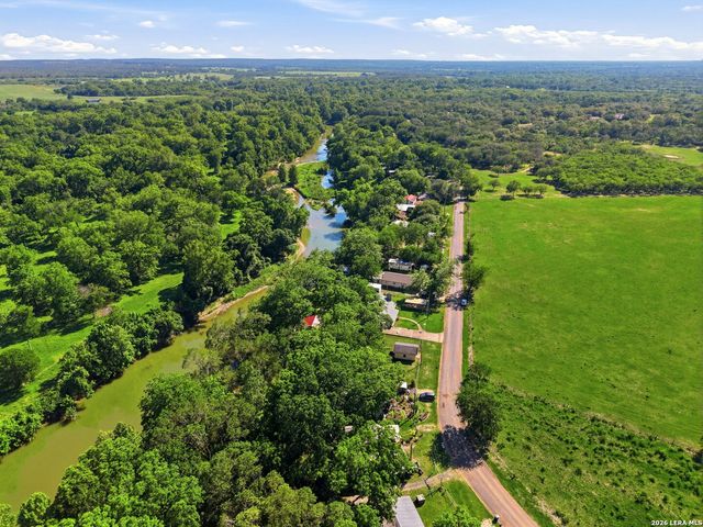 1276 River Trl, Seguin, TX 78155