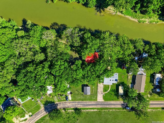 1276 River Trl, Seguin, TX 78155