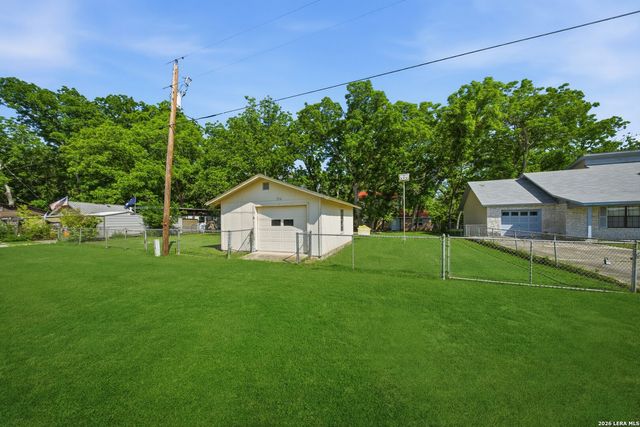 1276 River Trl, Seguin, TX 78155