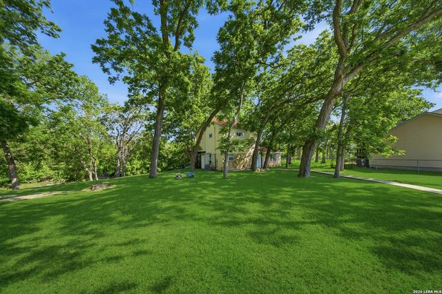 1276 River Trl, Seguin, TX 78155