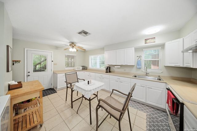 1276 River Trl, Seguin, TX 78155