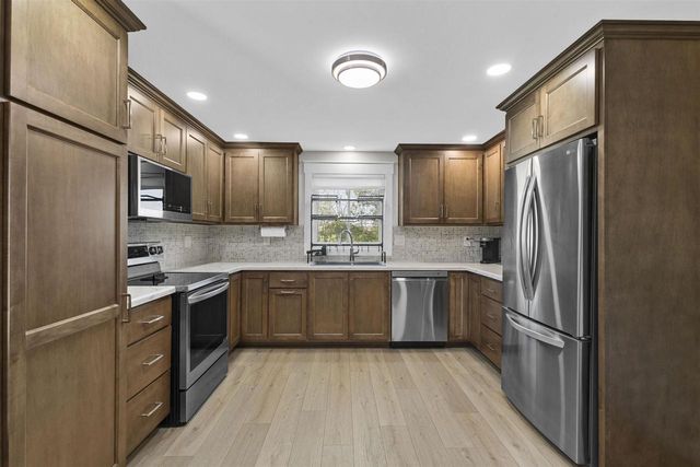 2461 VANDENBERGH PLACE, Green Bay, WI 54311