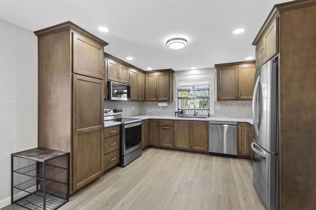 2461 VANDENBERGH PLACE, Green Bay, WI 54311