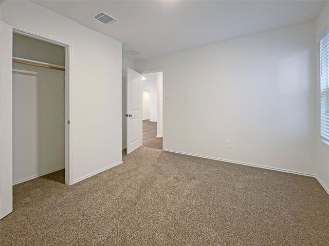 744 Arnold LOOP, Kyle, TX 78640