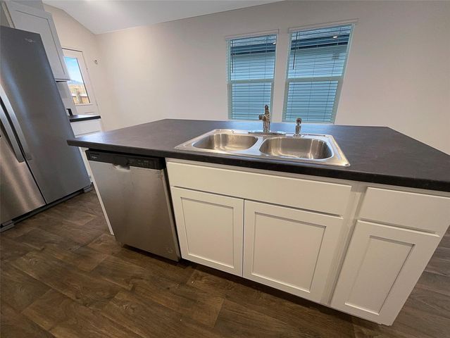 744 Arnold LOOP, Kyle, TX 78640
