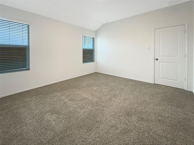 744 Arnold LOOP, Kyle, TX 78640