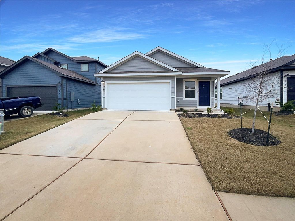 744 Arnold LOOP, Kyle, TX 78640