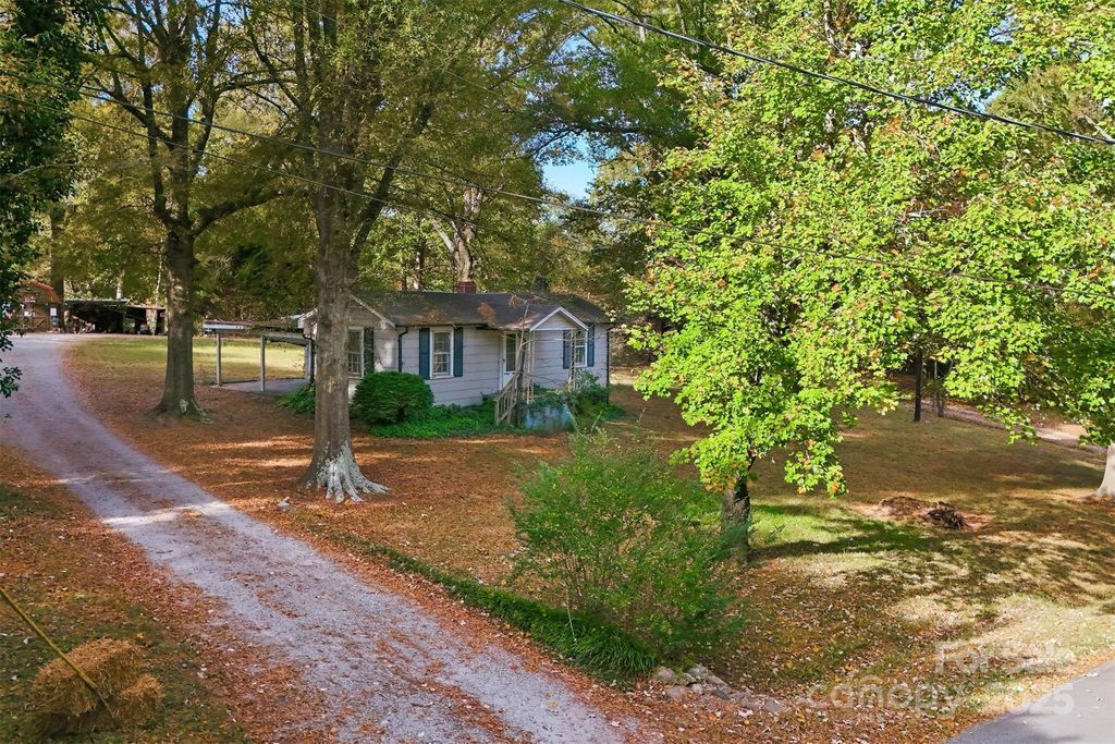 119 Sunset Drive, Taylorsville, NC 28681