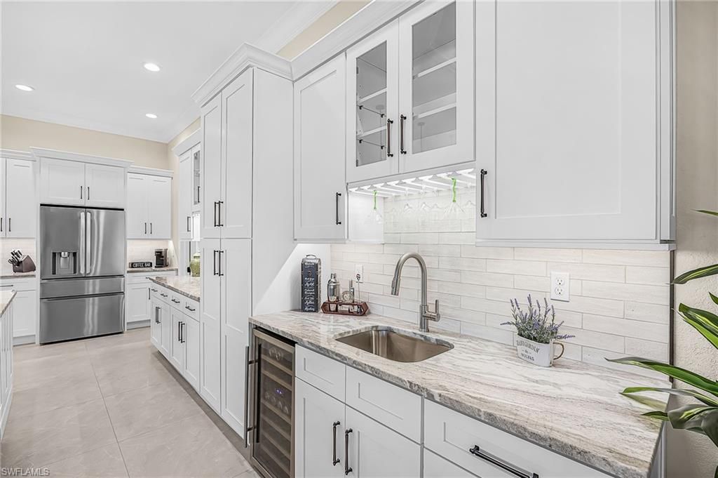 Image 11 of property listing at 1723 SW 43rd TER, Cape Coral, FL 33914
