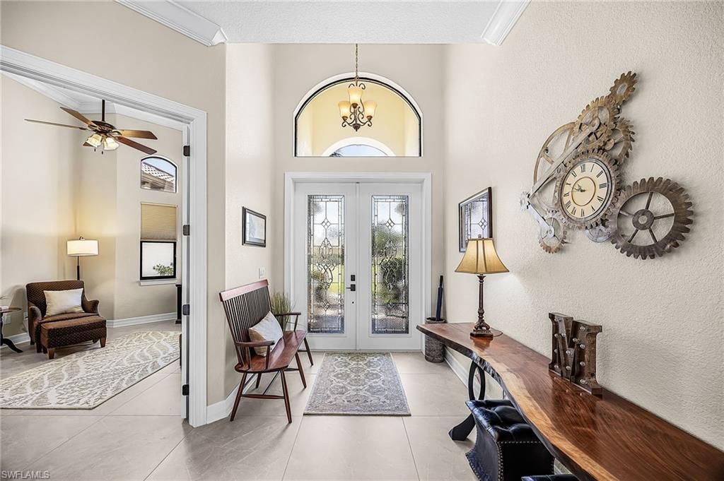 Image 8 of property listing at 1723 SW 43rd TER, Cape Coral, FL 33914