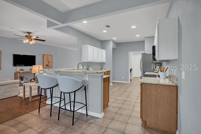 1 Raindrop Ln, Okatie, SC 29909