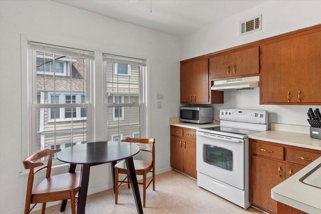 2608 S Shore DRIVE, Milwaukee, WI 53207