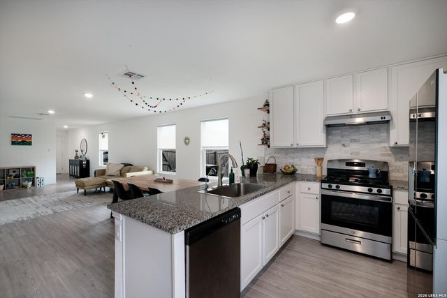 14727 Bolinger Mill, San Antonio, TX 78254