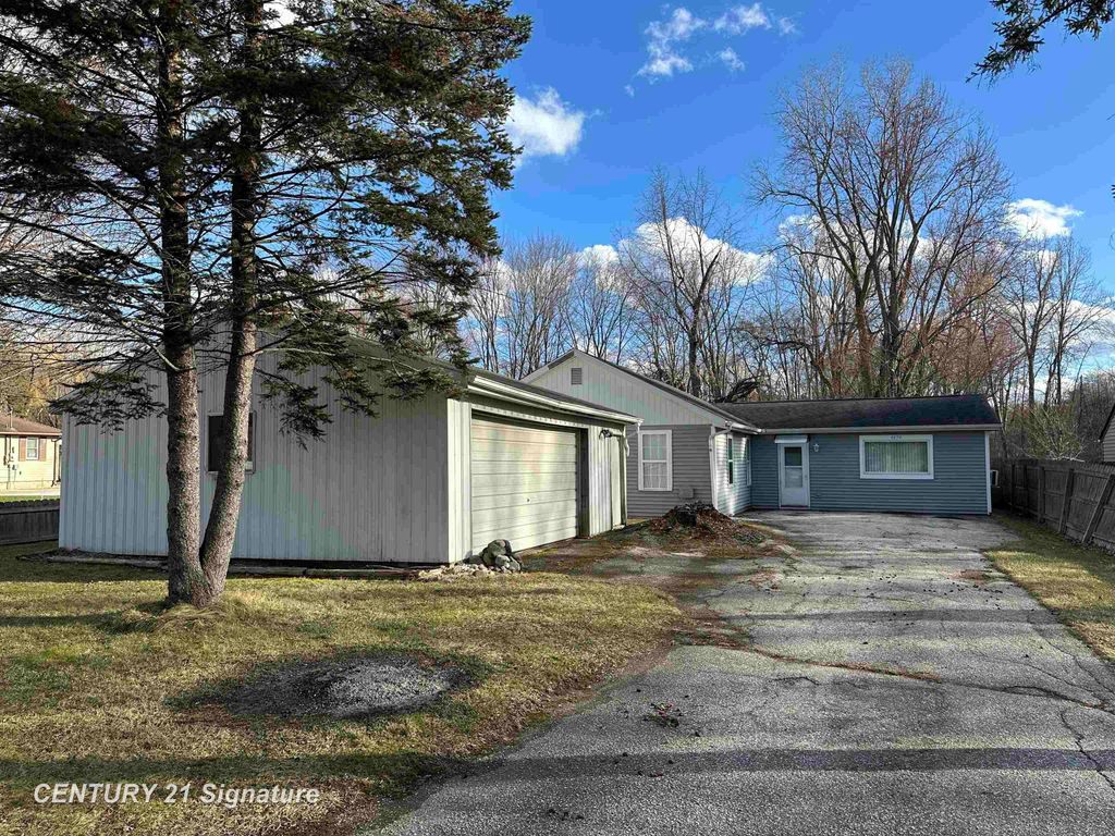 4654 King Road, Saginaw, MI 48601