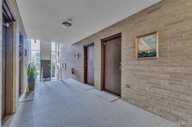 16557 Middlebelt Road, Livonia, MI 48154