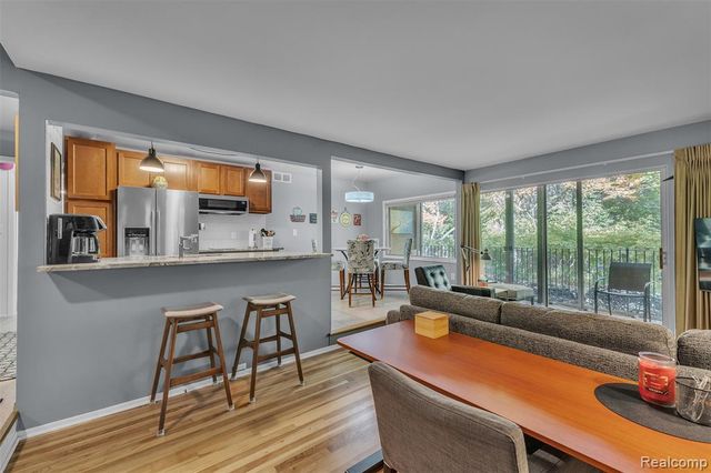 16557 Middlebelt Road, Livonia, MI 48154