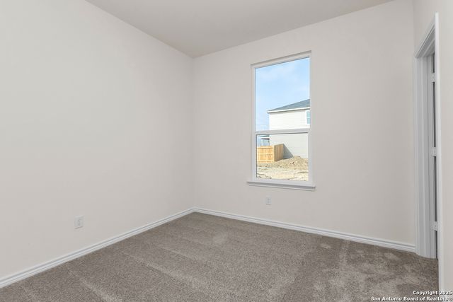 4121 WOODSIDE DR, Seguin, TX 78155